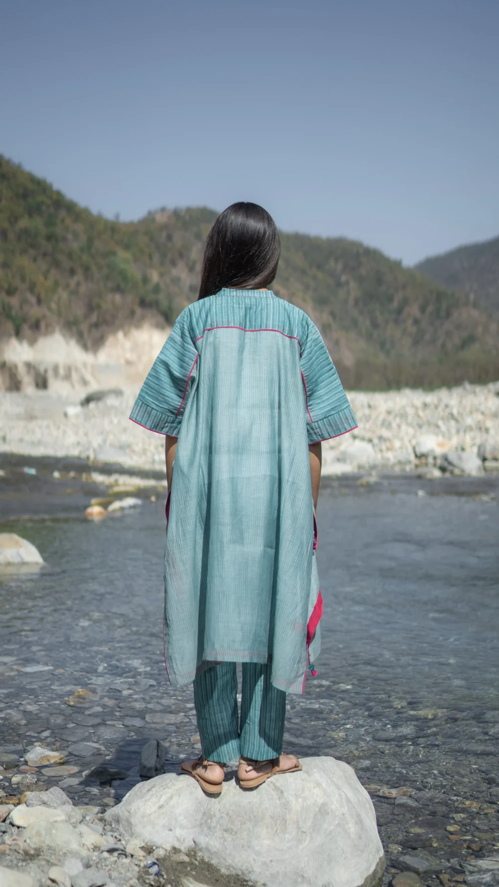 Aasmani Easy Fit Kurta - Image 11