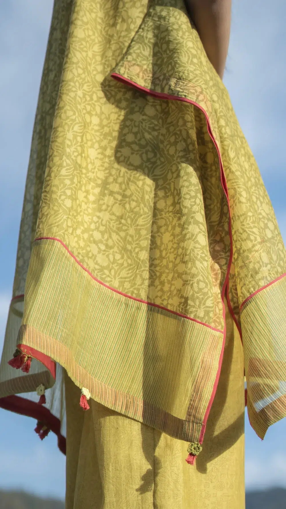 Genda Handkerchief Block-Printed Kurta - Image 4
