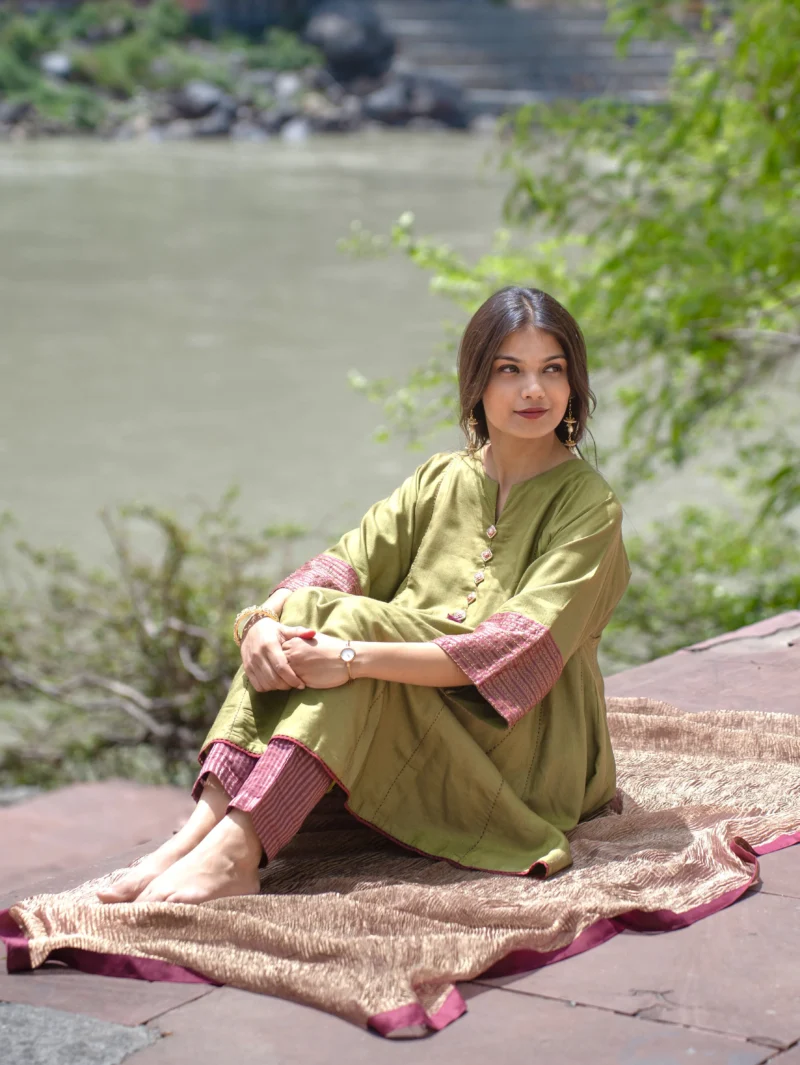 Mehendi Kalidar Meenakari Kurta