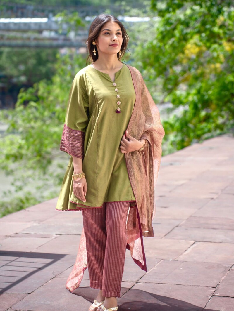 Mehendi Kalidar Meenakari Kurta Set