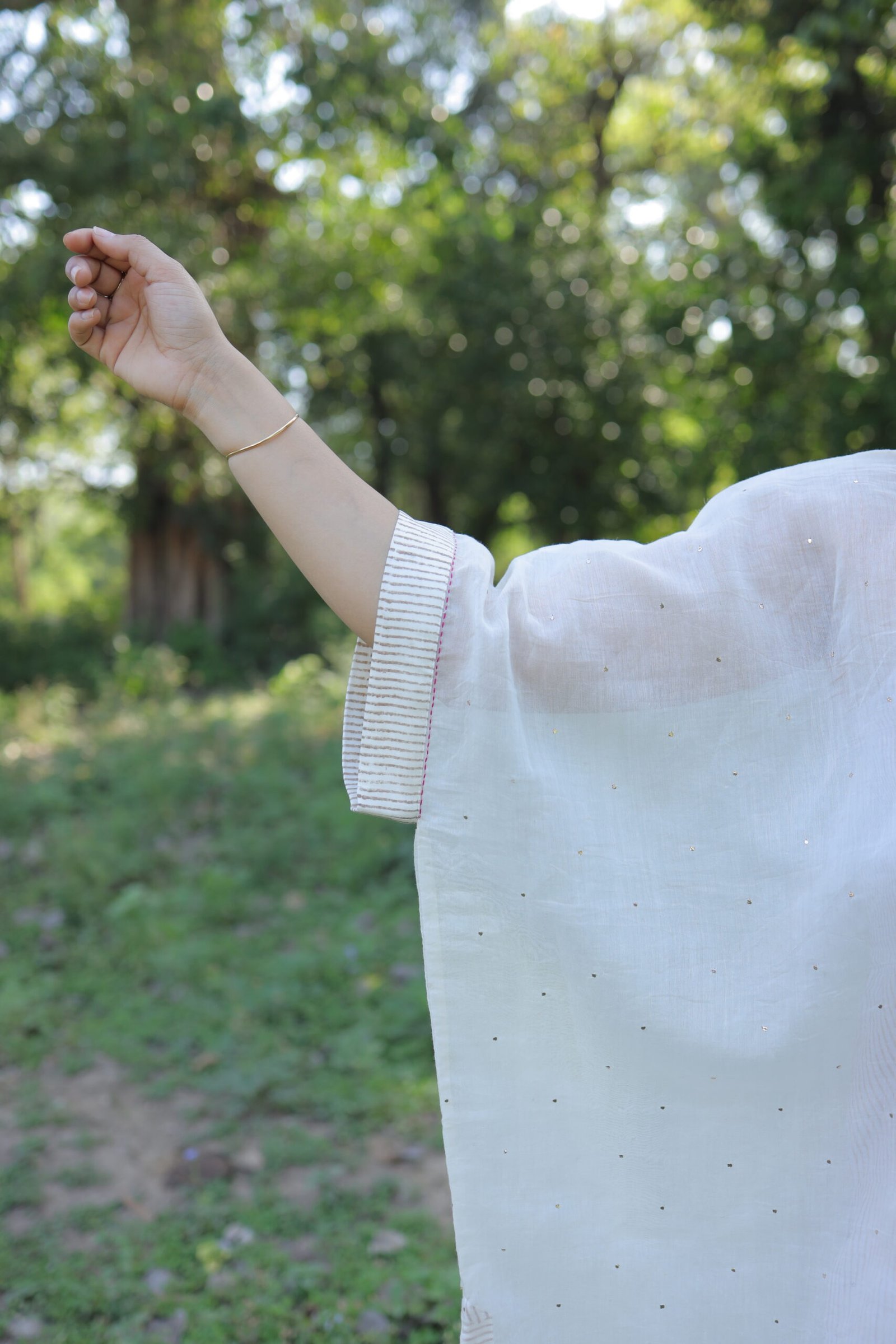 Ismat Mukaish Anti-fit Kurta - Image 4