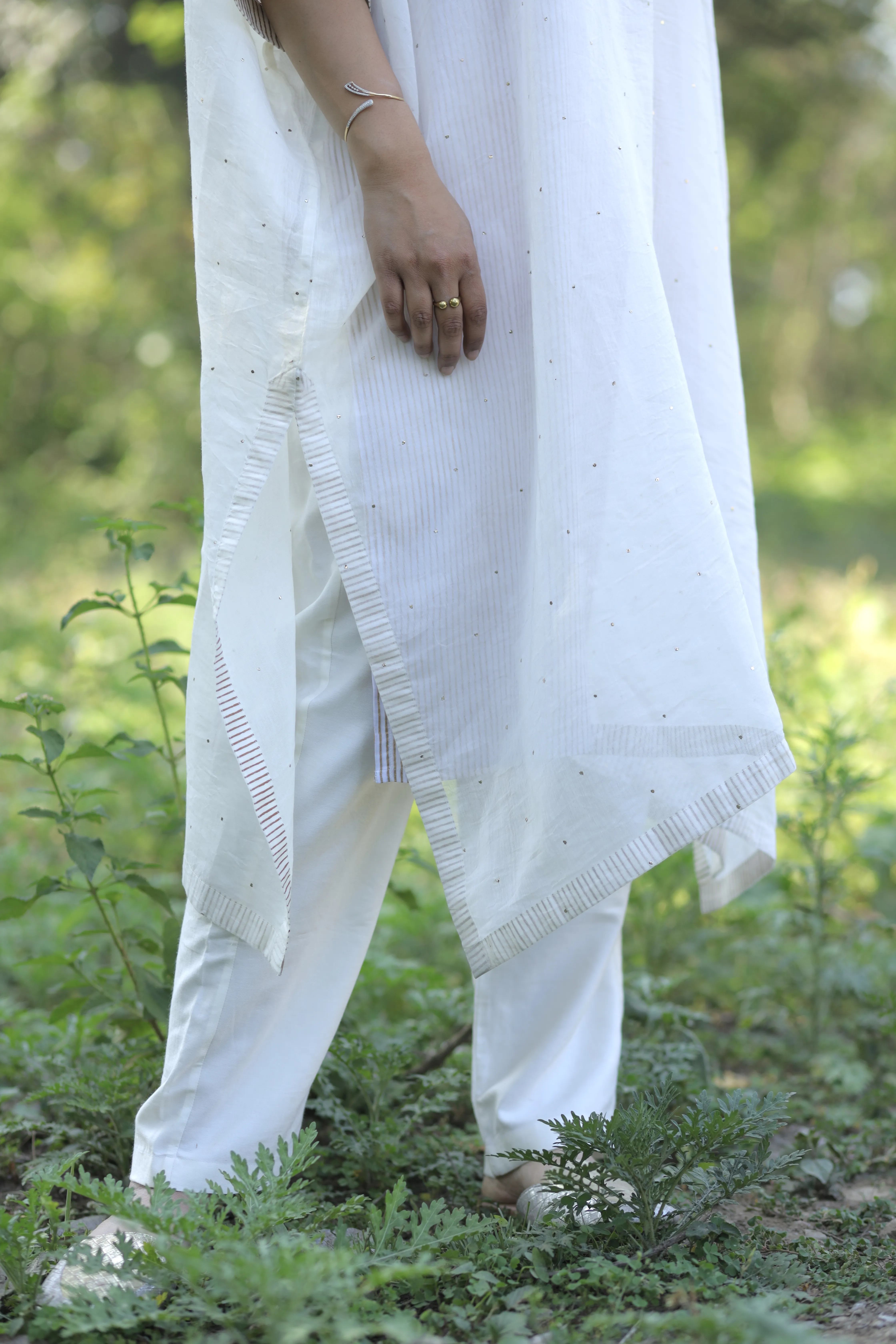 Ismat Mukaish Anti-fit Kurta - Image 6
